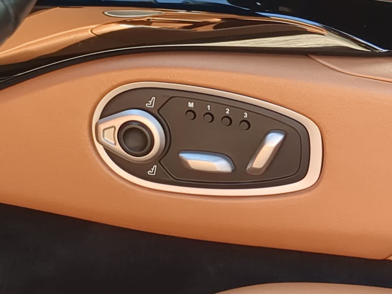 Thumbnail: 2020 Aston Martin Vantage - 15
