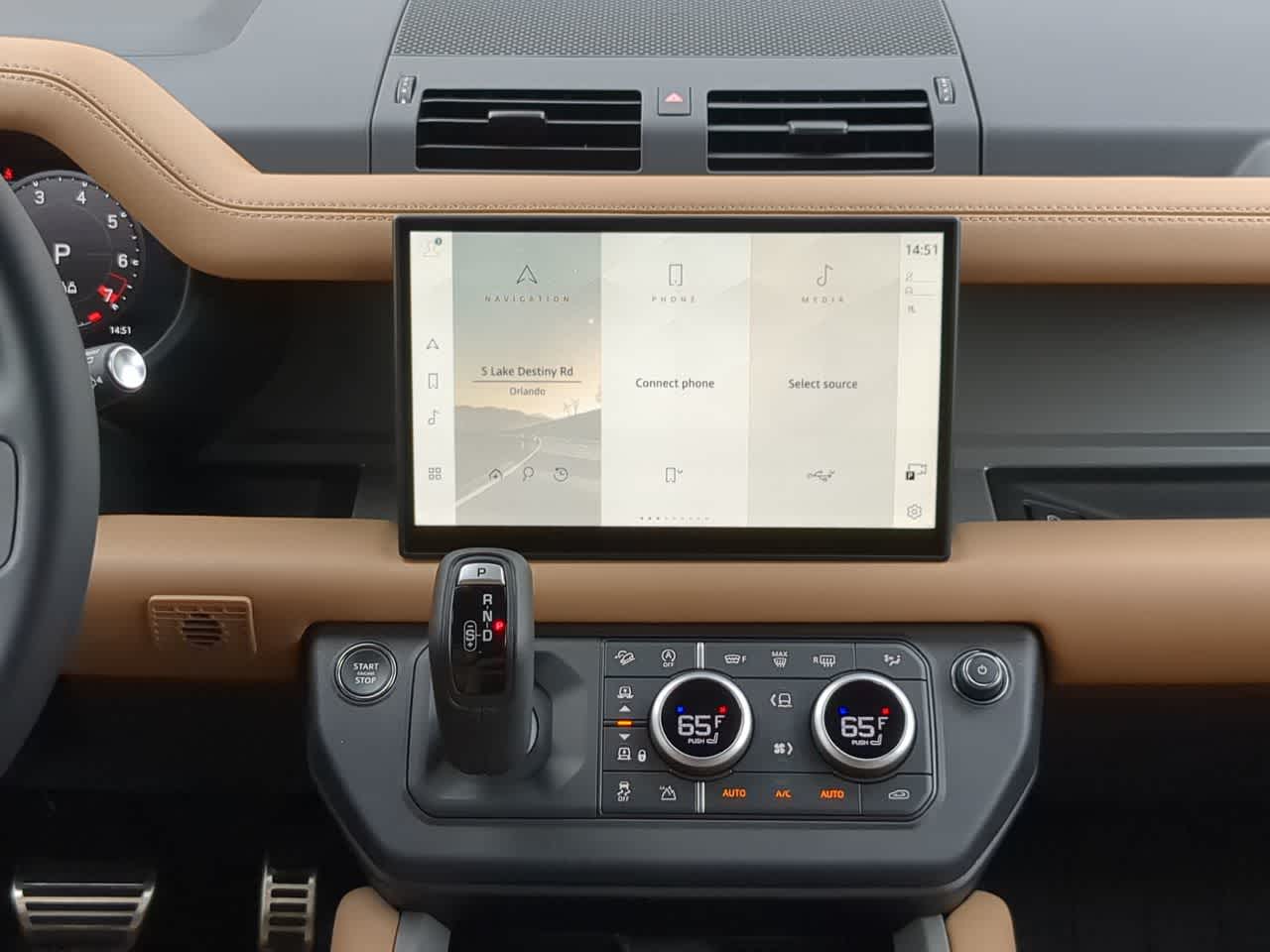 Thumbnail: 2025 Land Rover Defender - 30