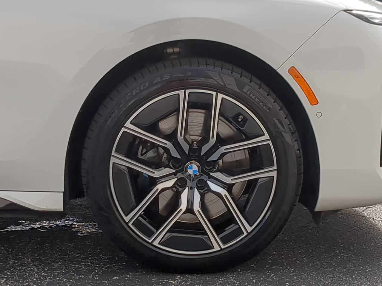 Thumbnail: 2023 BMW 7 Series - 14