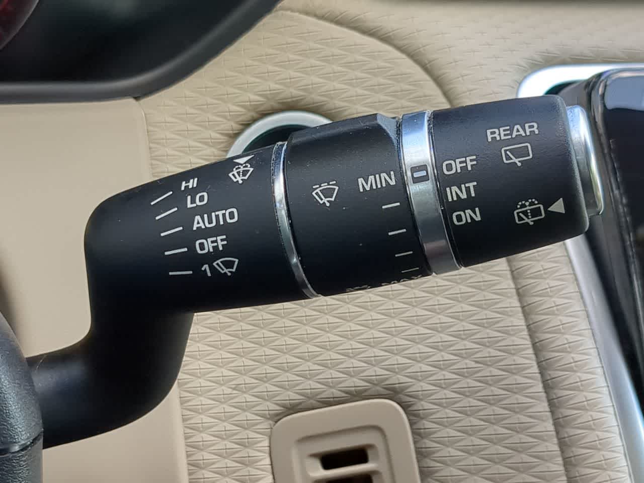 Thumbnail: 2020 Land Rover Range Rover Velar - 27