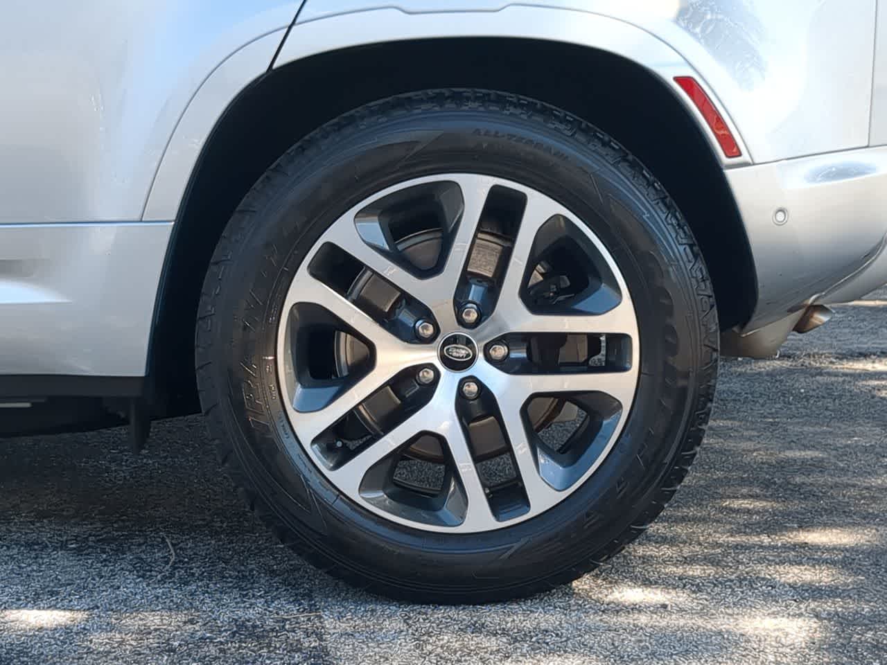 Thumbnail: 2022 Land Rover Defender - 14