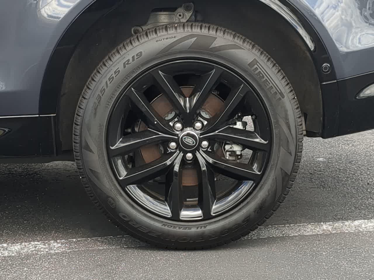 Thumbnail: 2025 Land Rover Discovery Sport - 13