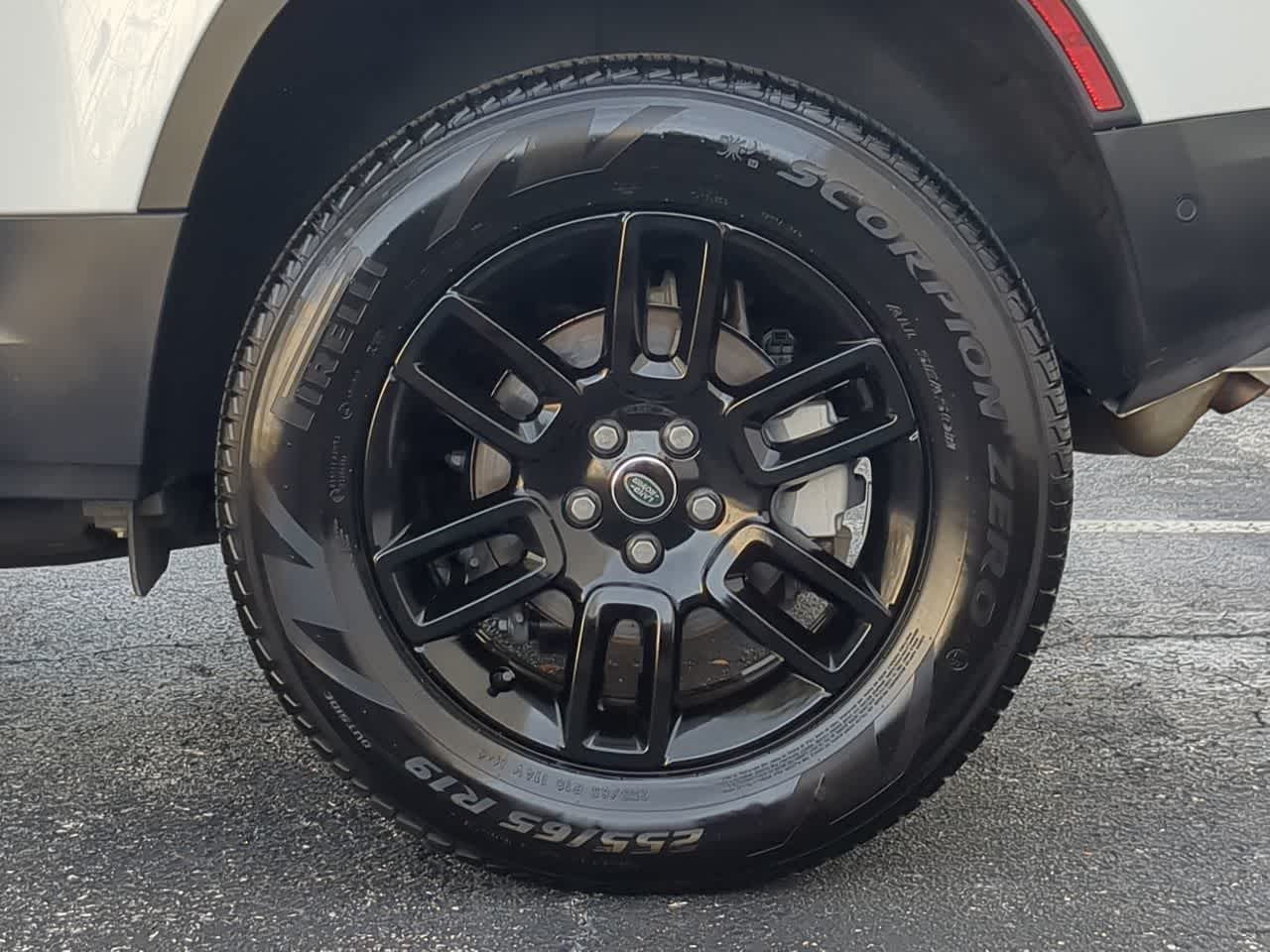 Thumbnail: 2025 Land Rover Defender - 14