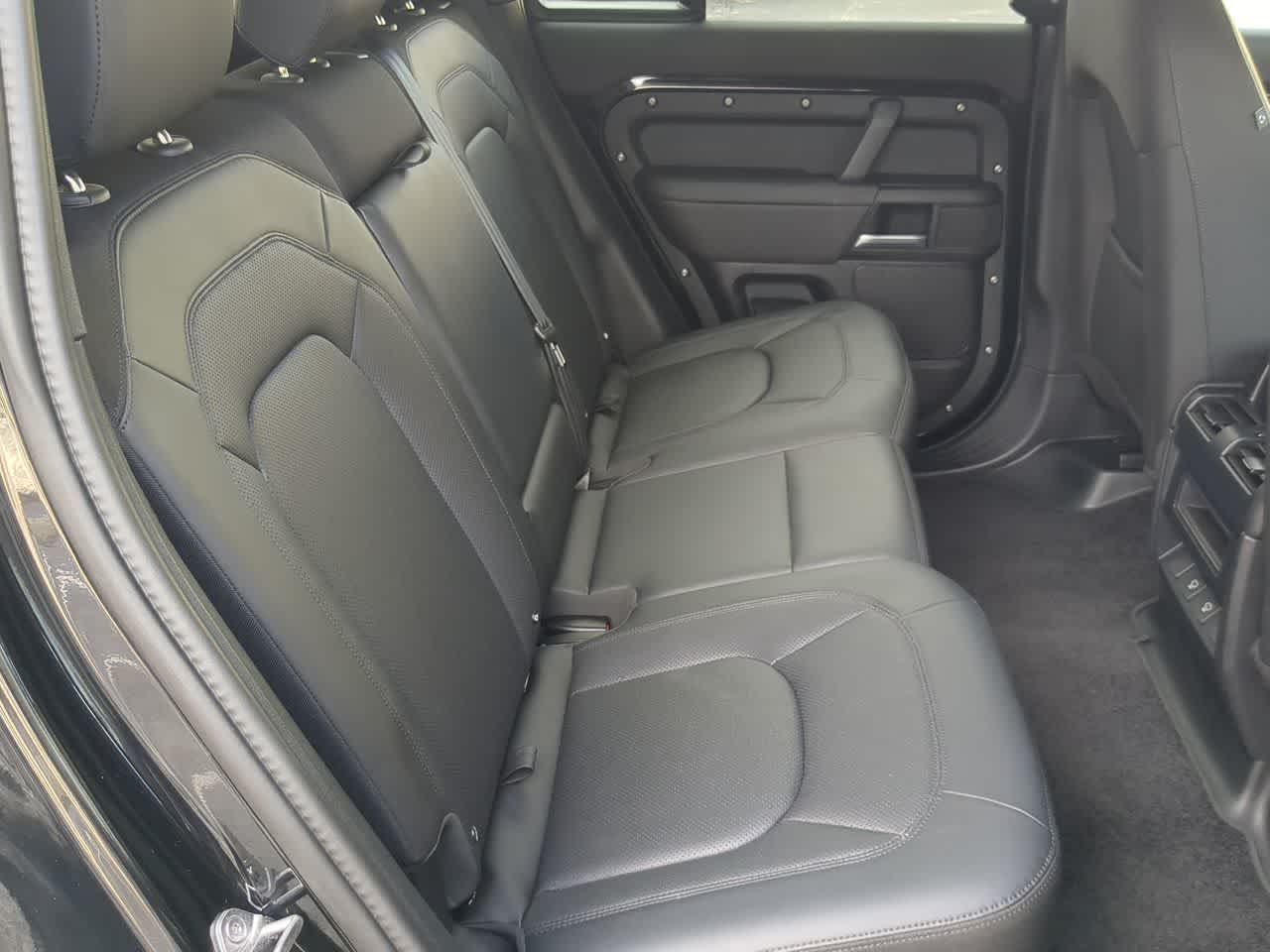 Thumbnail: 2025 Land Rover Defender - 21