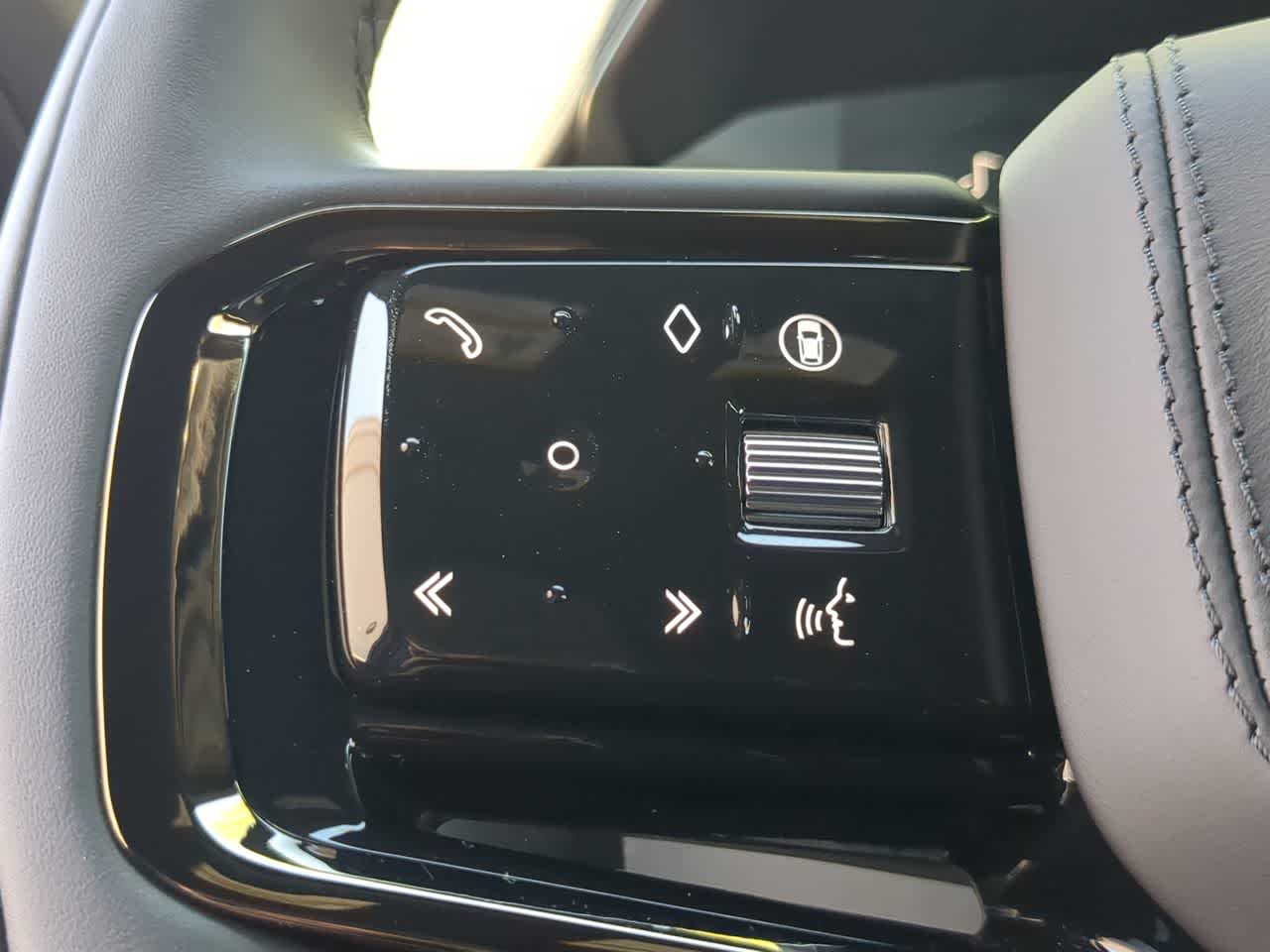 Thumbnail: 2026 Land Rover Range Rover Sport - 26