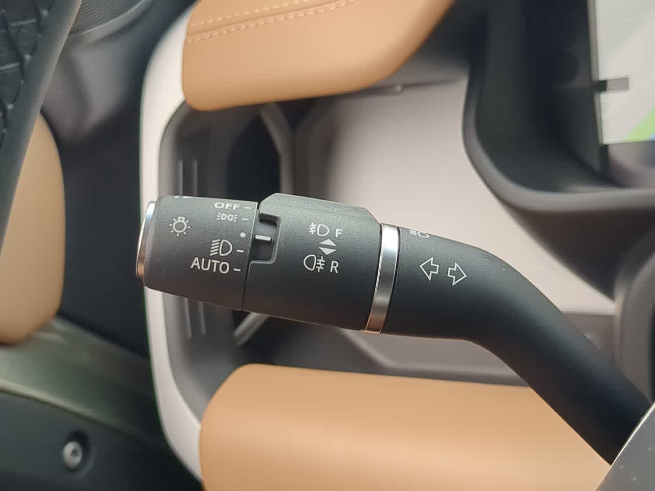 Thumbnail: 2025 Land Rover Defender - 29