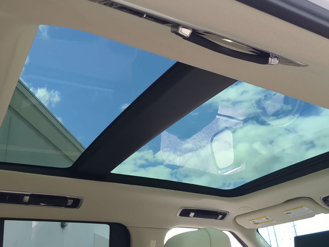 Thumbnail: 2024 Land Rover Range Rover - 22