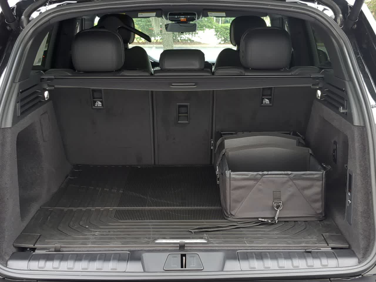 Thumbnail: 2026 Land Rover Range Rover Sport - 35