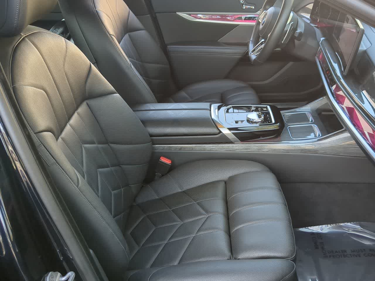 Thumbnail: 2025 BMW 7 Series - 23