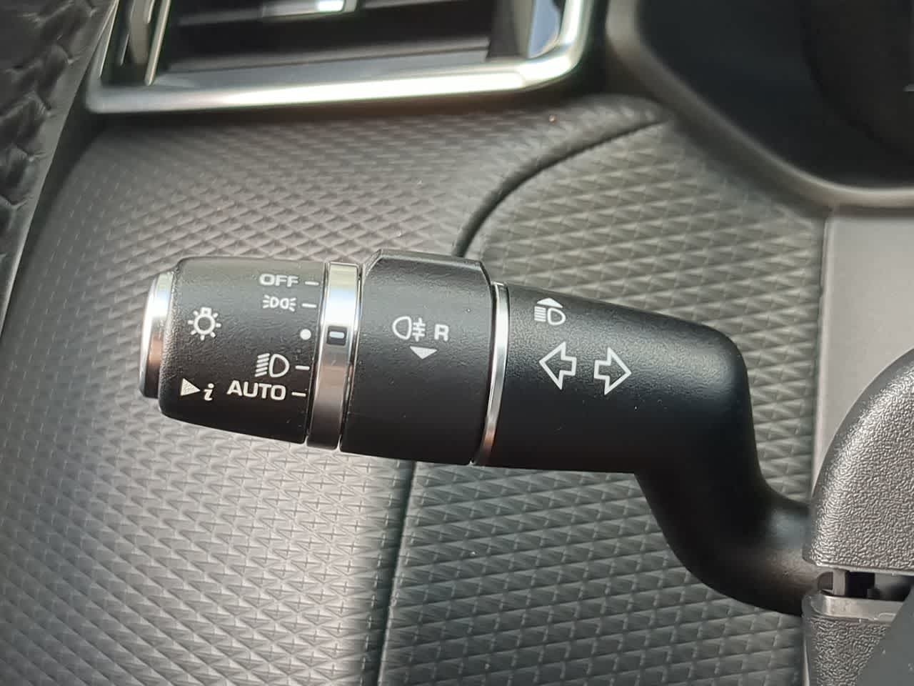 Thumbnail: 2019 Land Rover Range Rover Velar - 28