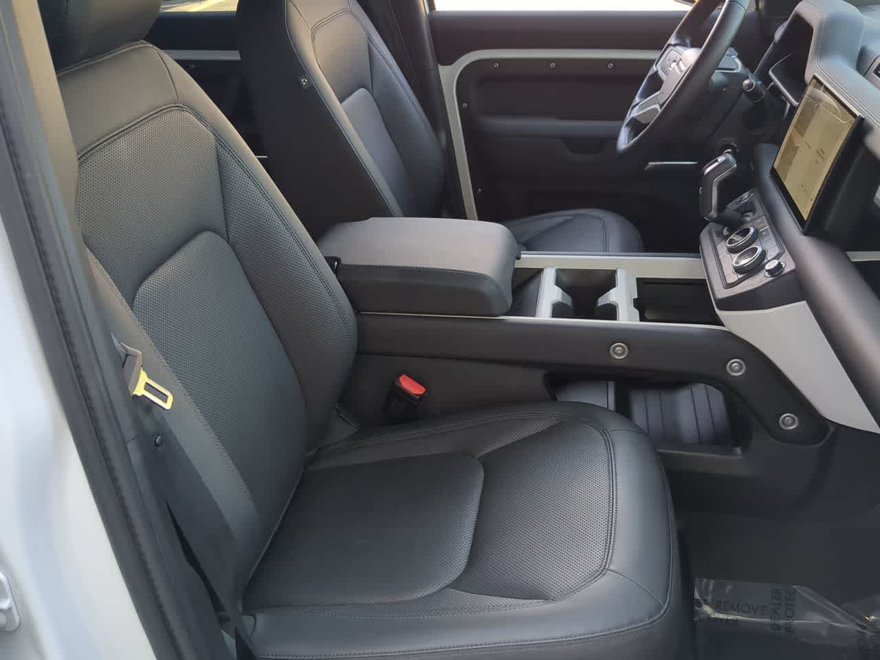 Thumbnail: 2025 Land Rover Defender - 24