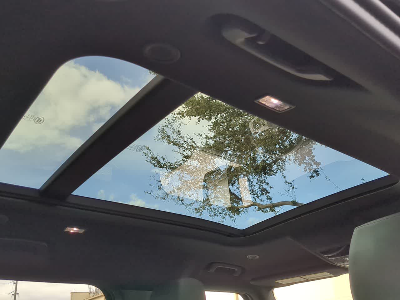 Thumbnail: 2025 Land Rover Defender - 22