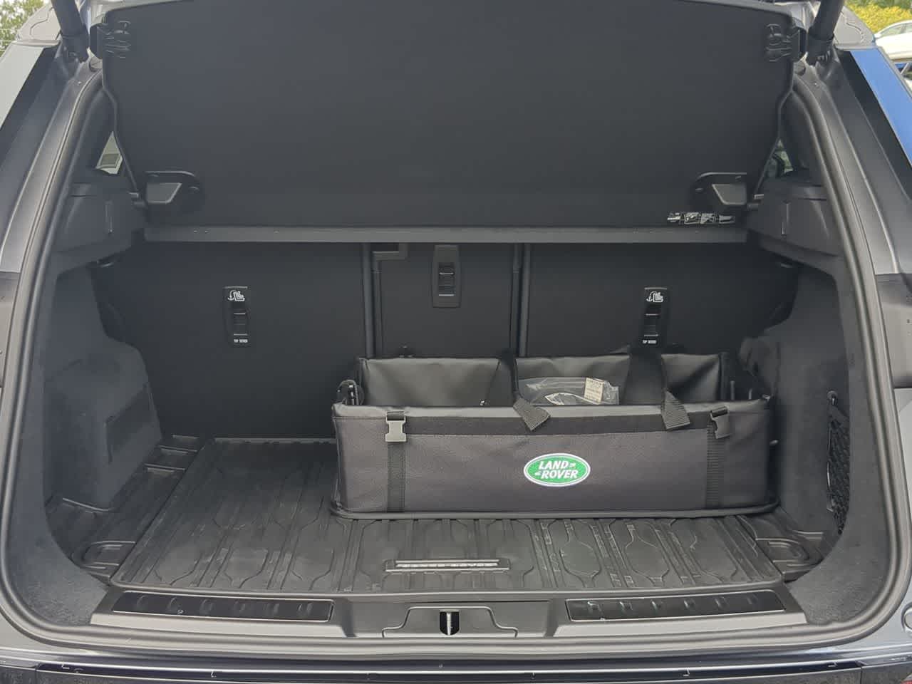 Thumbnail: 2026 Land Rover Range Rover Evoque - 37