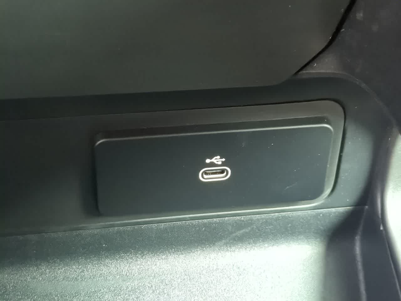 Thumbnail: 2025 Land Rover Defender - 34