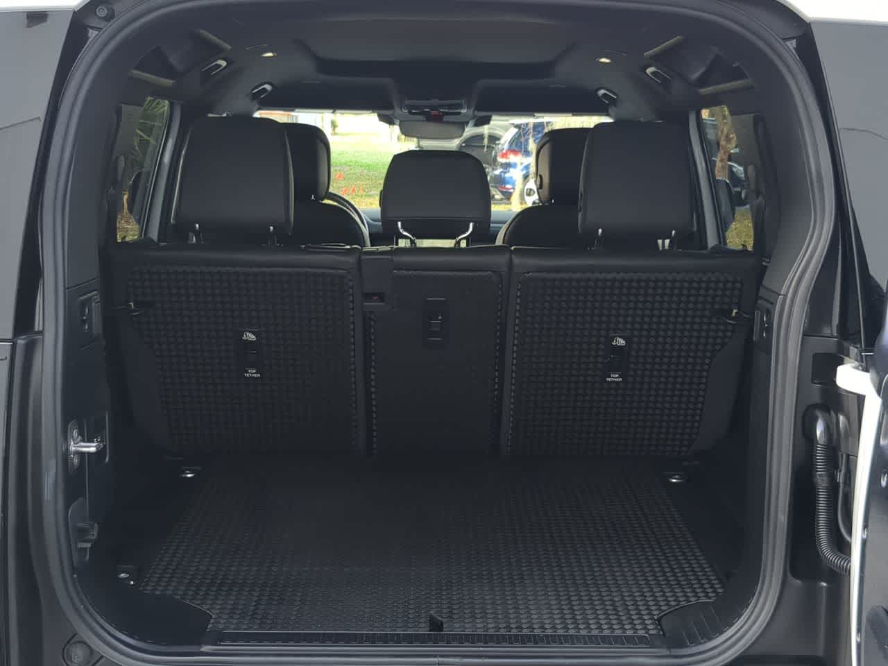 Thumbnail: 2024 Land Rover Defender - 37