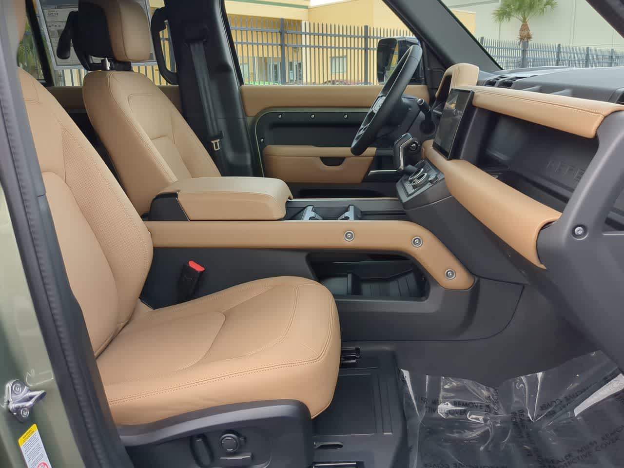 Thumbnail: 2025 Land Rover Defender - 24