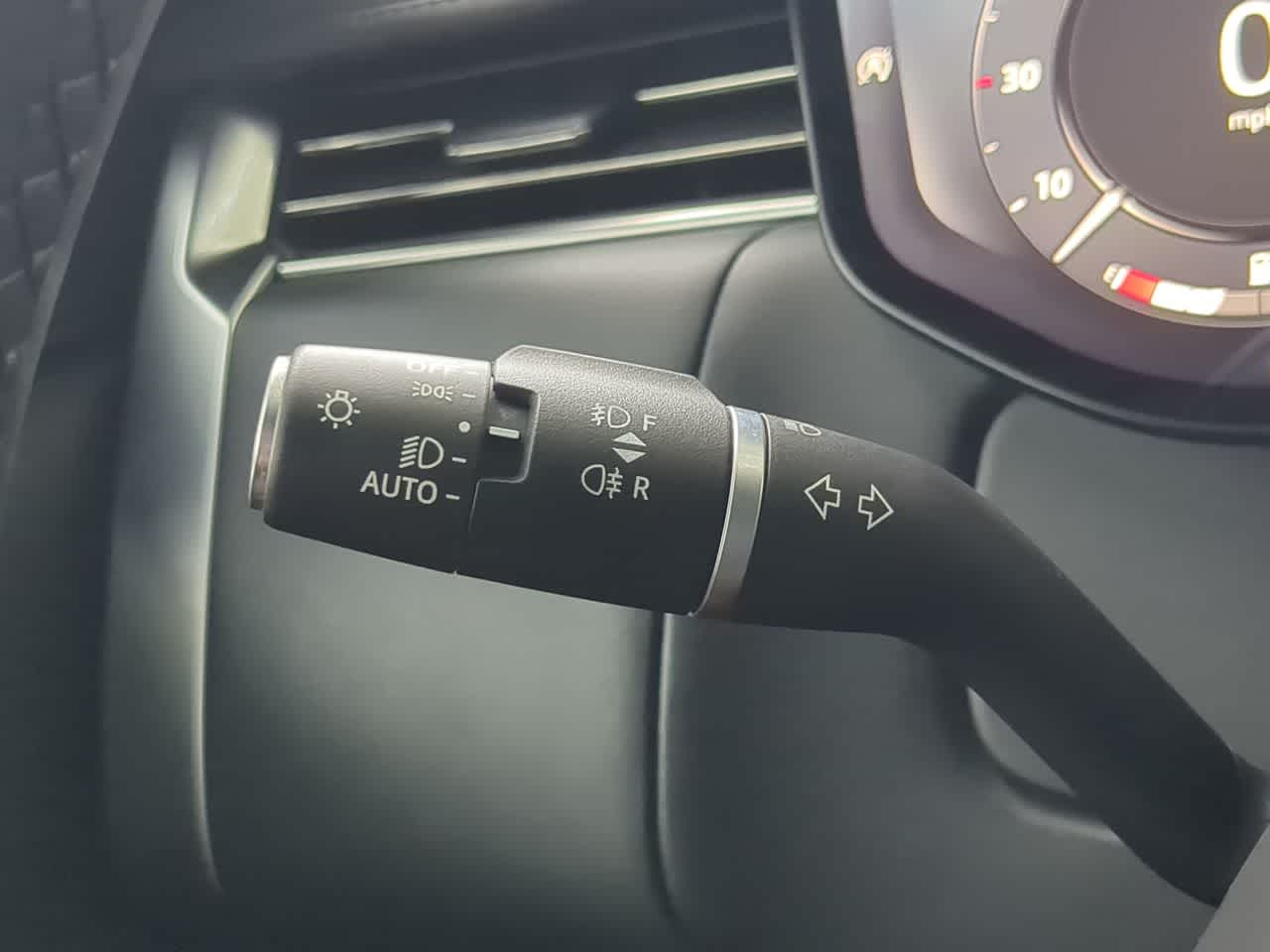 Thumbnail: 2023 Land Rover Range Rover - 27