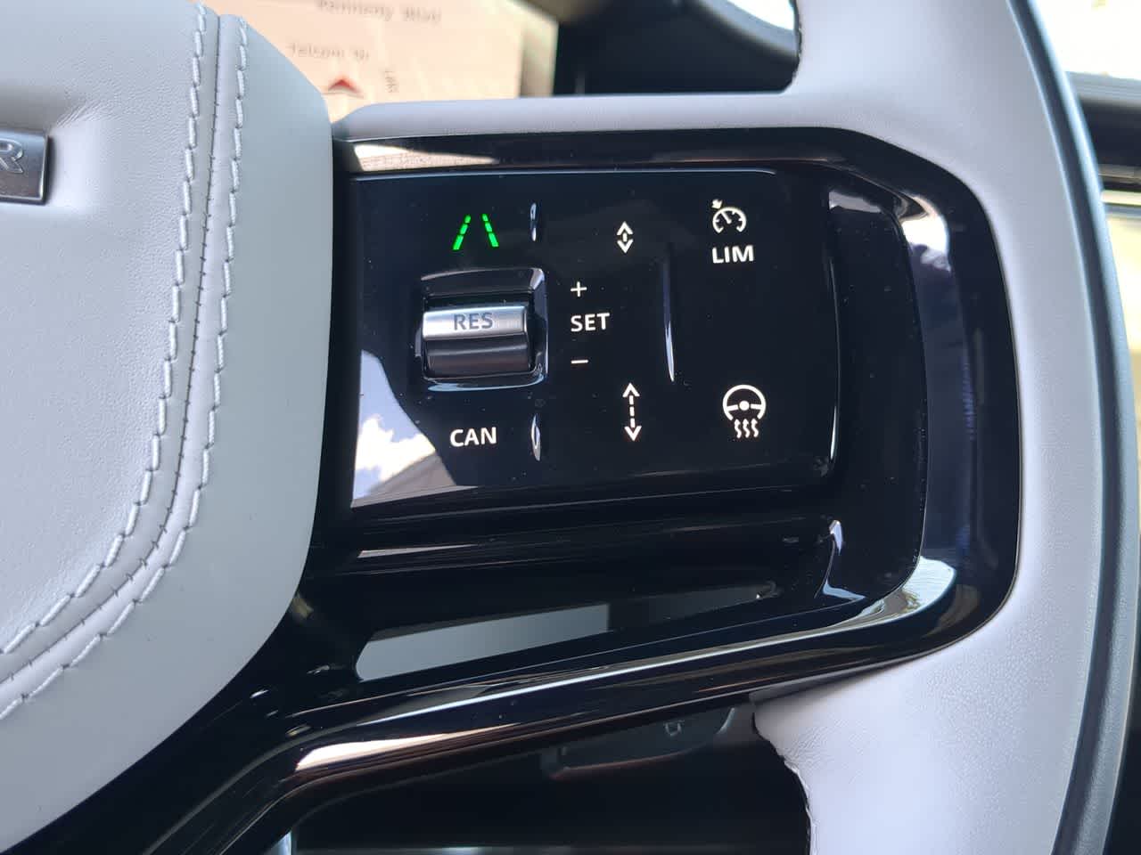 Thumbnail: 2025 Land Rover Range Rover Sport - 25