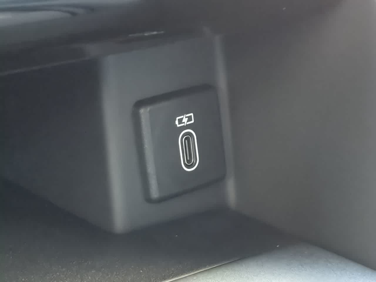 Thumbnail: 2026 Land Rover Discovery - 33