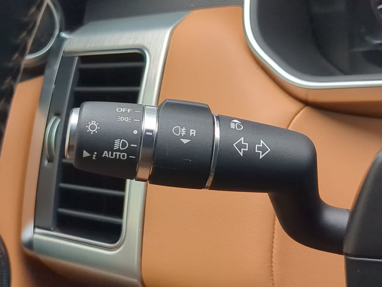 Thumbnail: 2021 Land Rover Range Rover Sport - 28