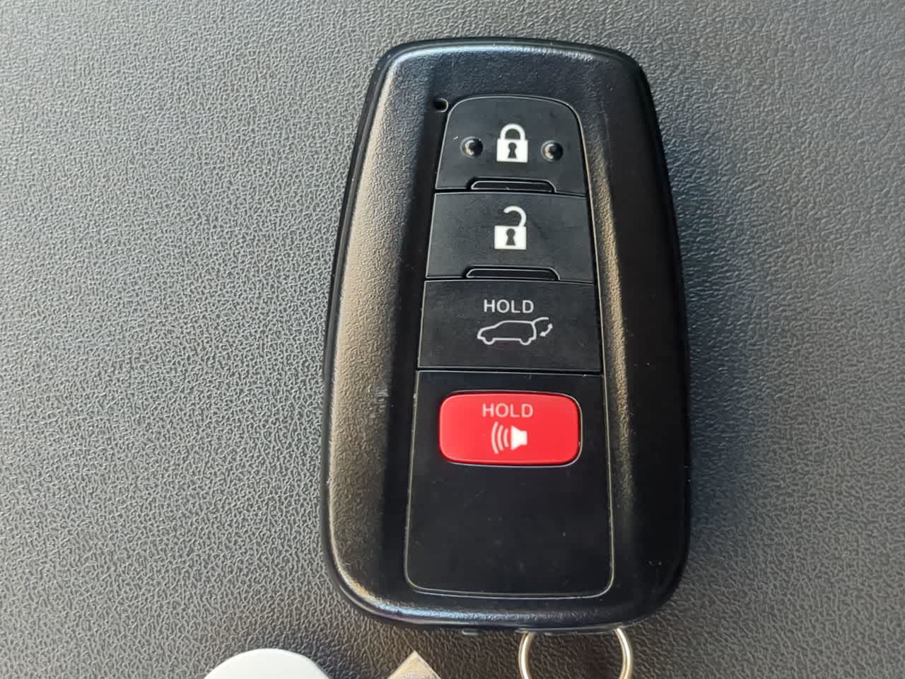 Thumbnail: 2022 Toyota Highlander - 38