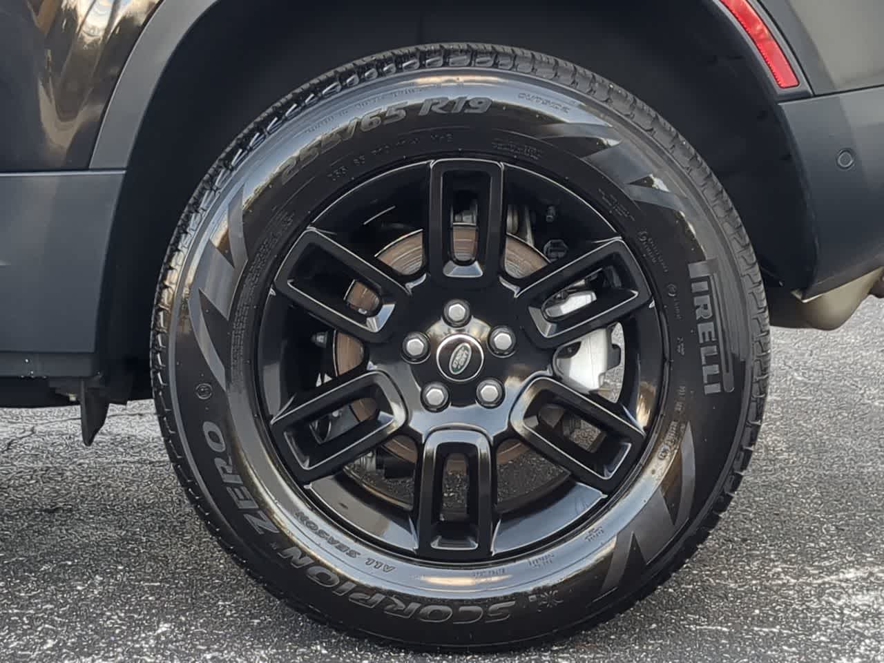 Thumbnail: 2025 Land Rover Defender - 14