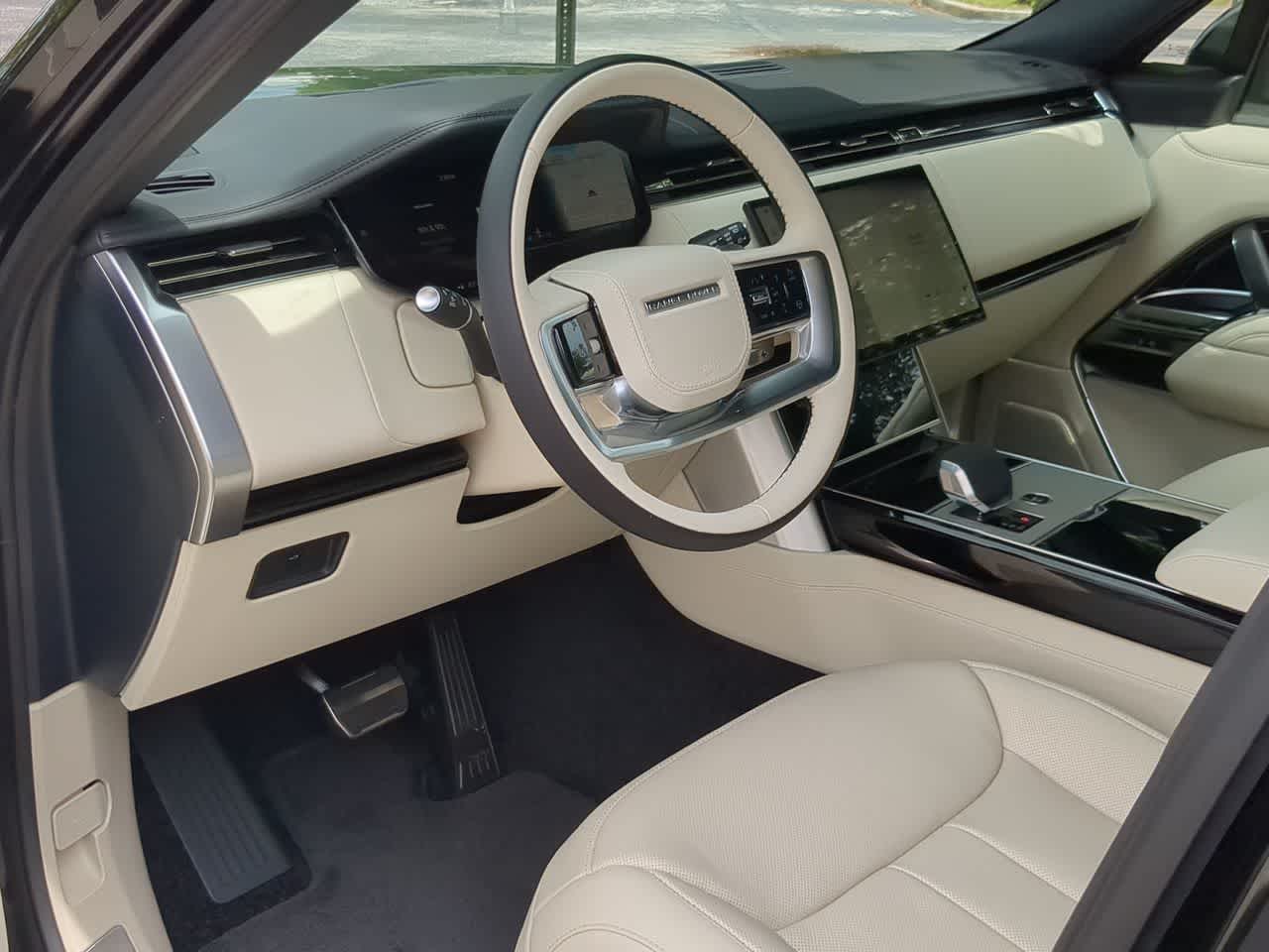 Thumbnail: 2026 Land Rover Range Rover - 10