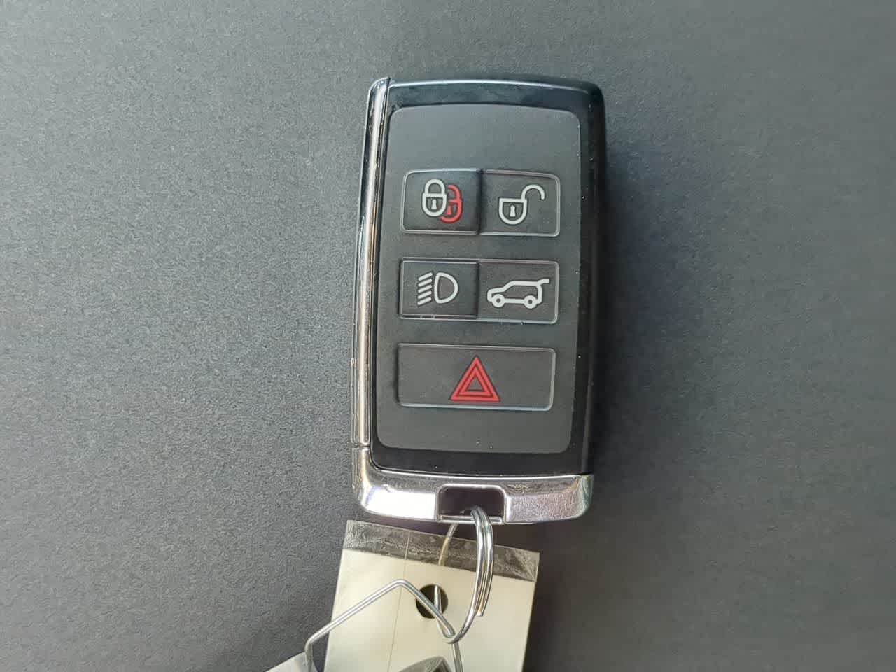 Thumbnail: 2022 Land Rover Defender - 39