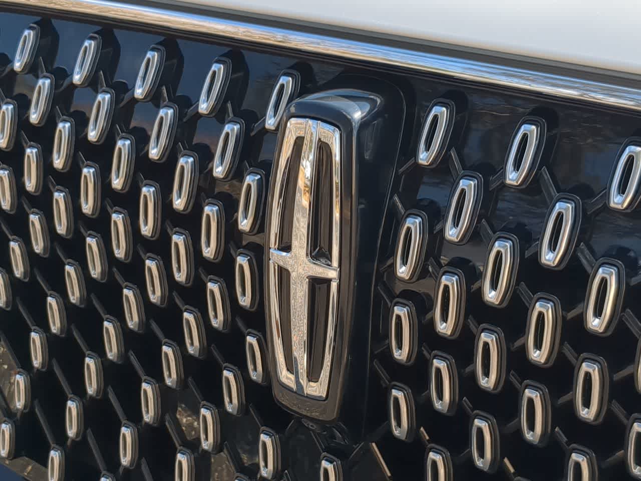 Thumbnail: 2025 Lincoln Aviator - 11