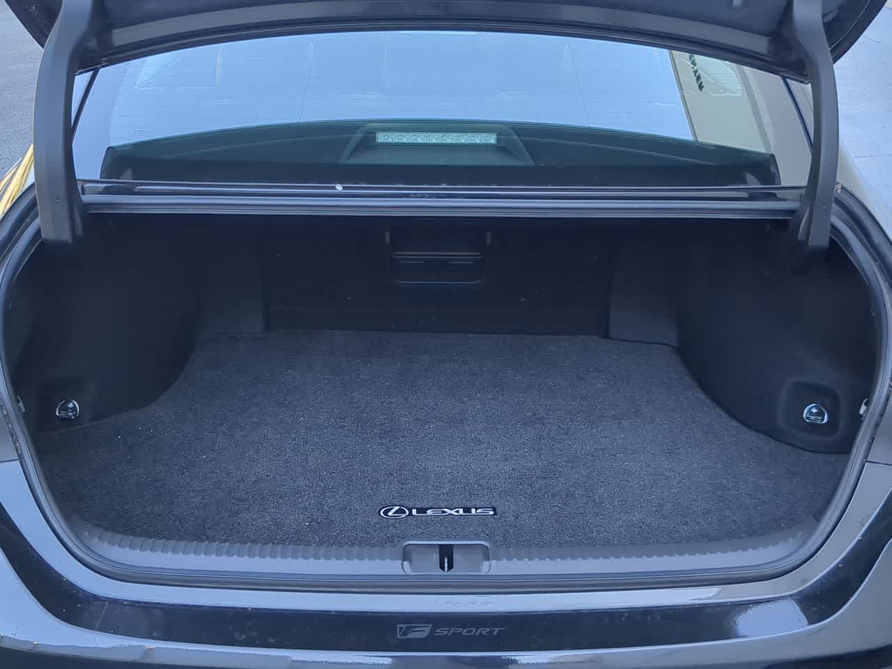 Thumbnail: 2019 Lexus ES - 33