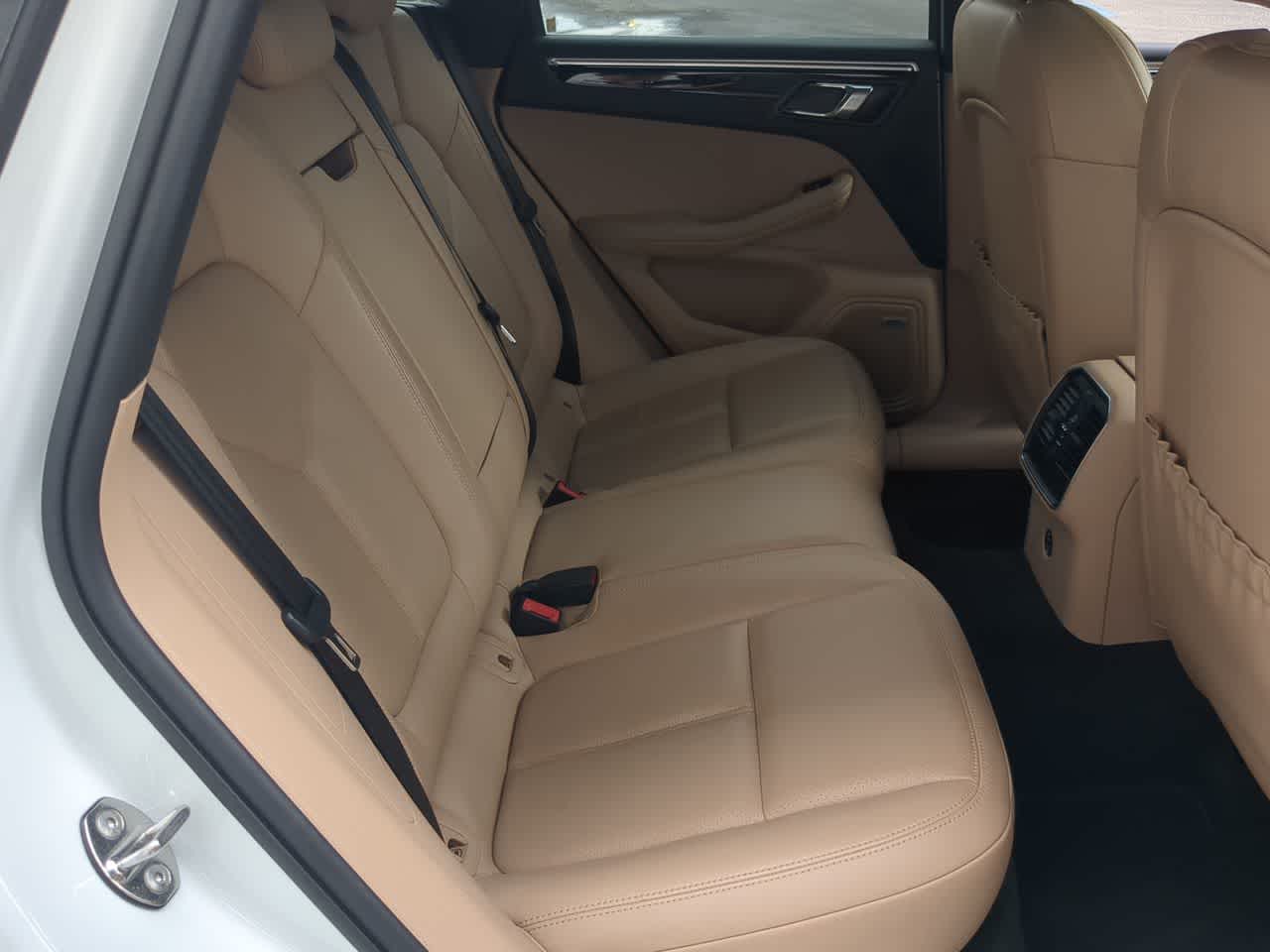 Thumbnail: 2021 Porsche Macan - 21