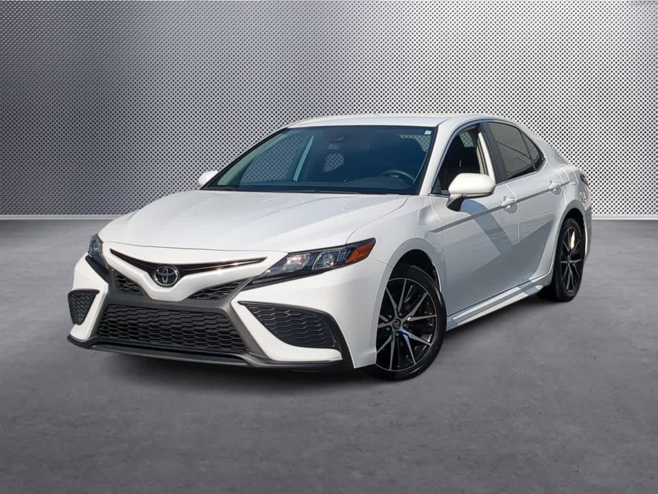 Thumbnail: 2022 Toyota Camry - 1