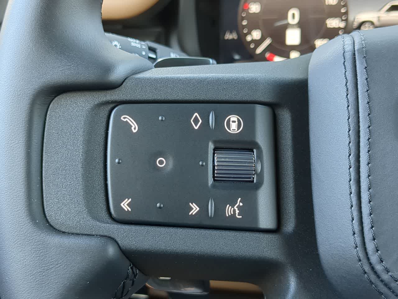 Thumbnail: 2025 Land Rover Defender - 26