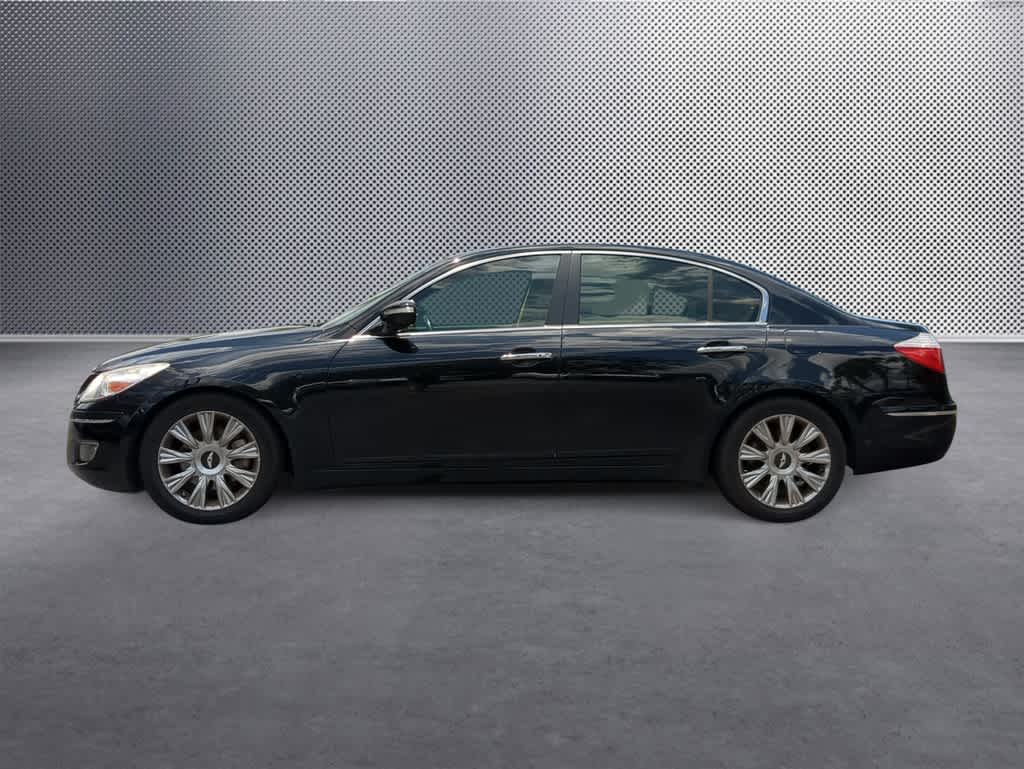 Thumbnail: 2010 Hyundai Genesis - 5