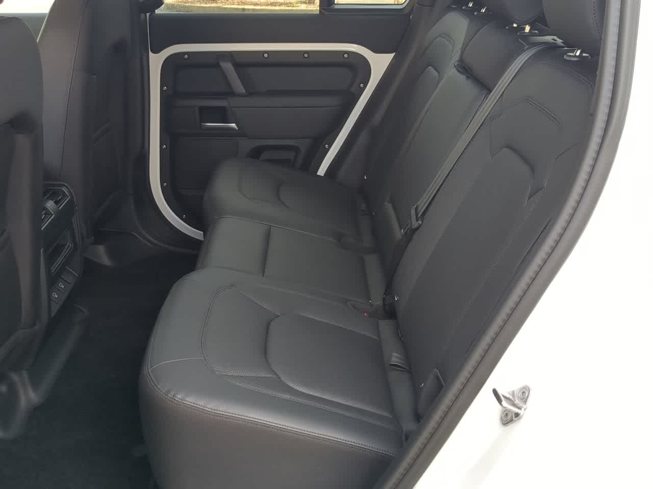 Thumbnail: 2025 Land Rover Defender - 21