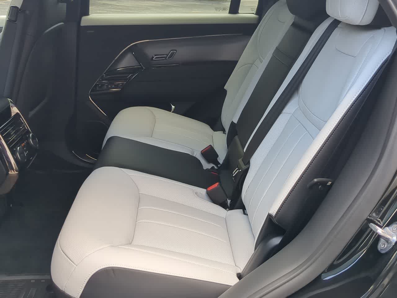 Thumbnail: 2026 Land Rover Range Rover Sport - 21