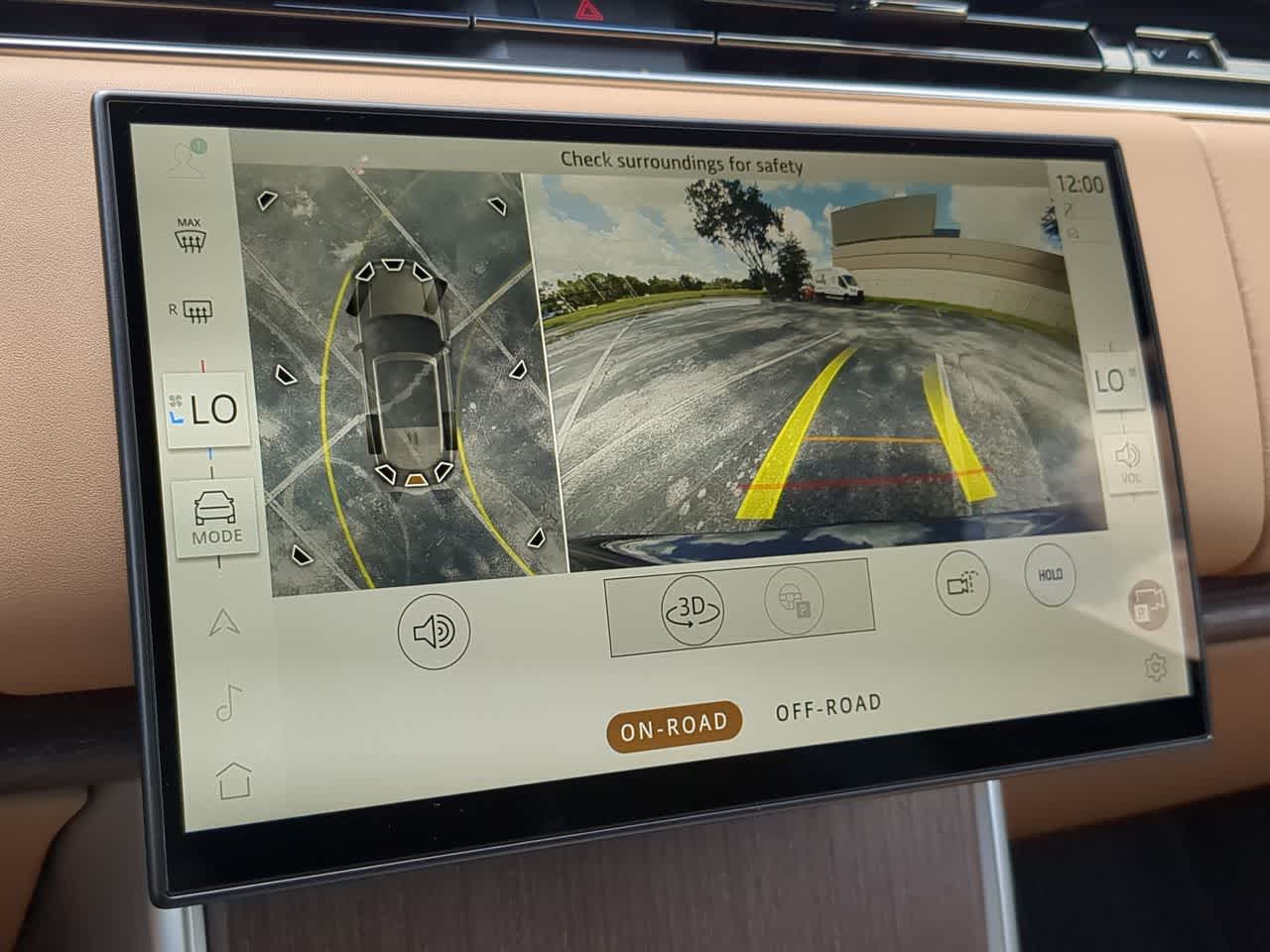 Thumbnail: 2025 Land Rover Range Rover - 30