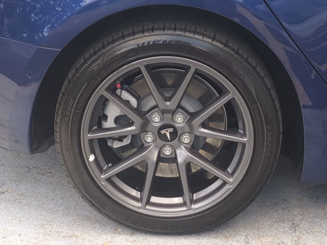 Thumbnail: 2021 Tesla Model 3 - 14