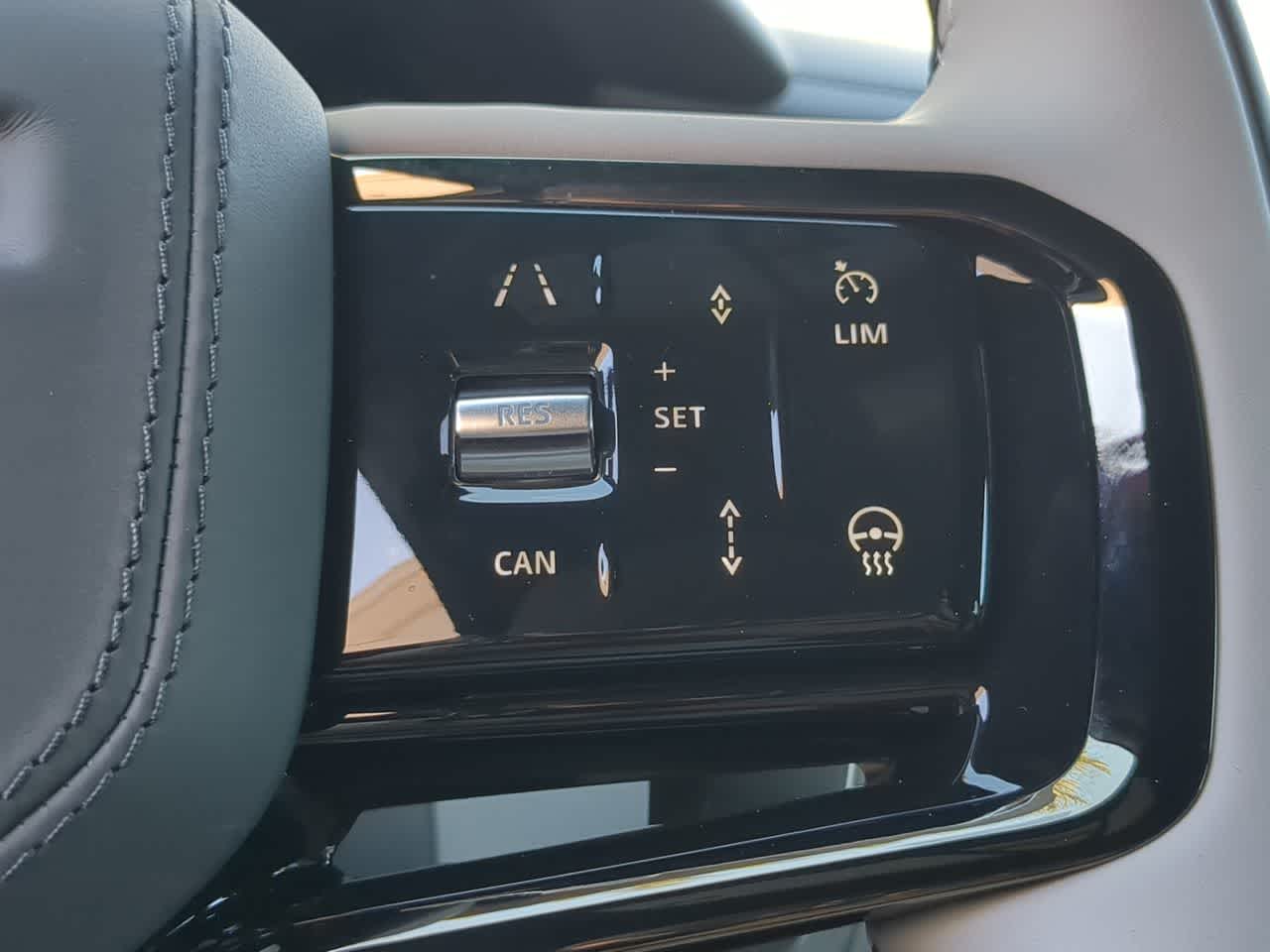 Thumbnail: 2026 Land Rover Range Rover Velar - 27