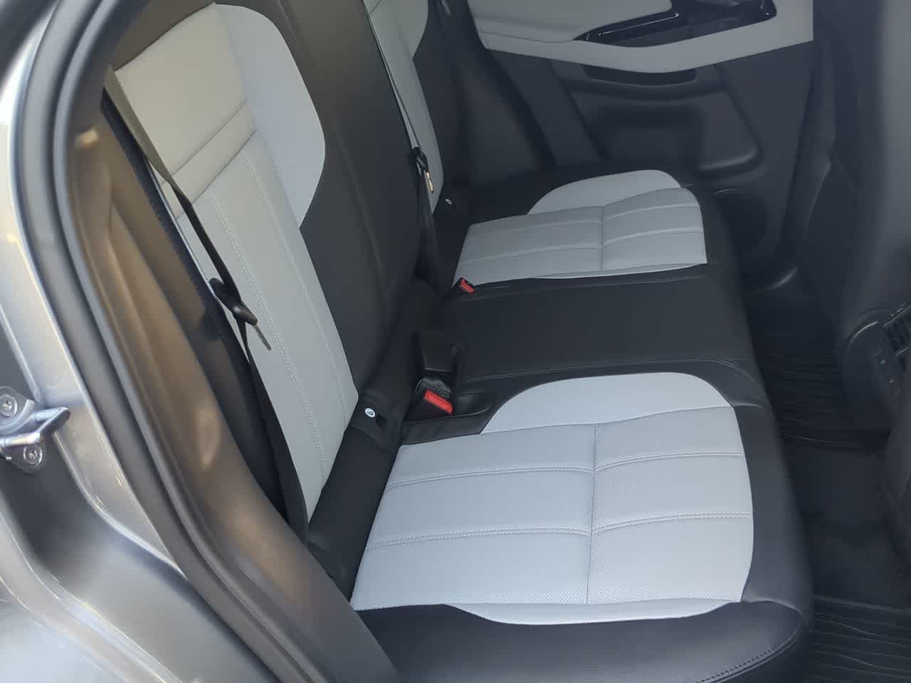 Thumbnail: 2026 Land Rover Range Rover Evoque - 22