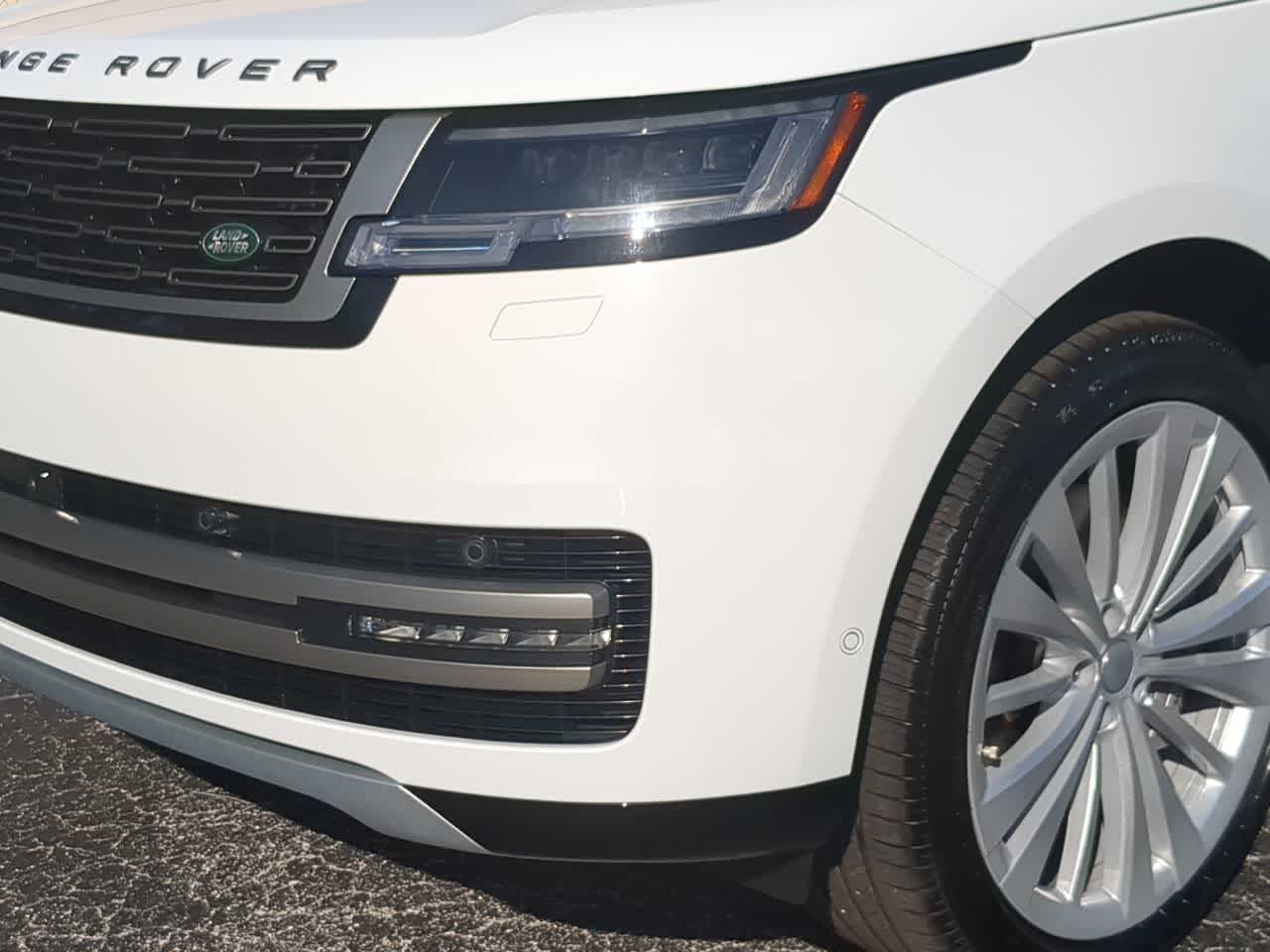 Thumbnail: 2025 Land Rover Range Rover - 11