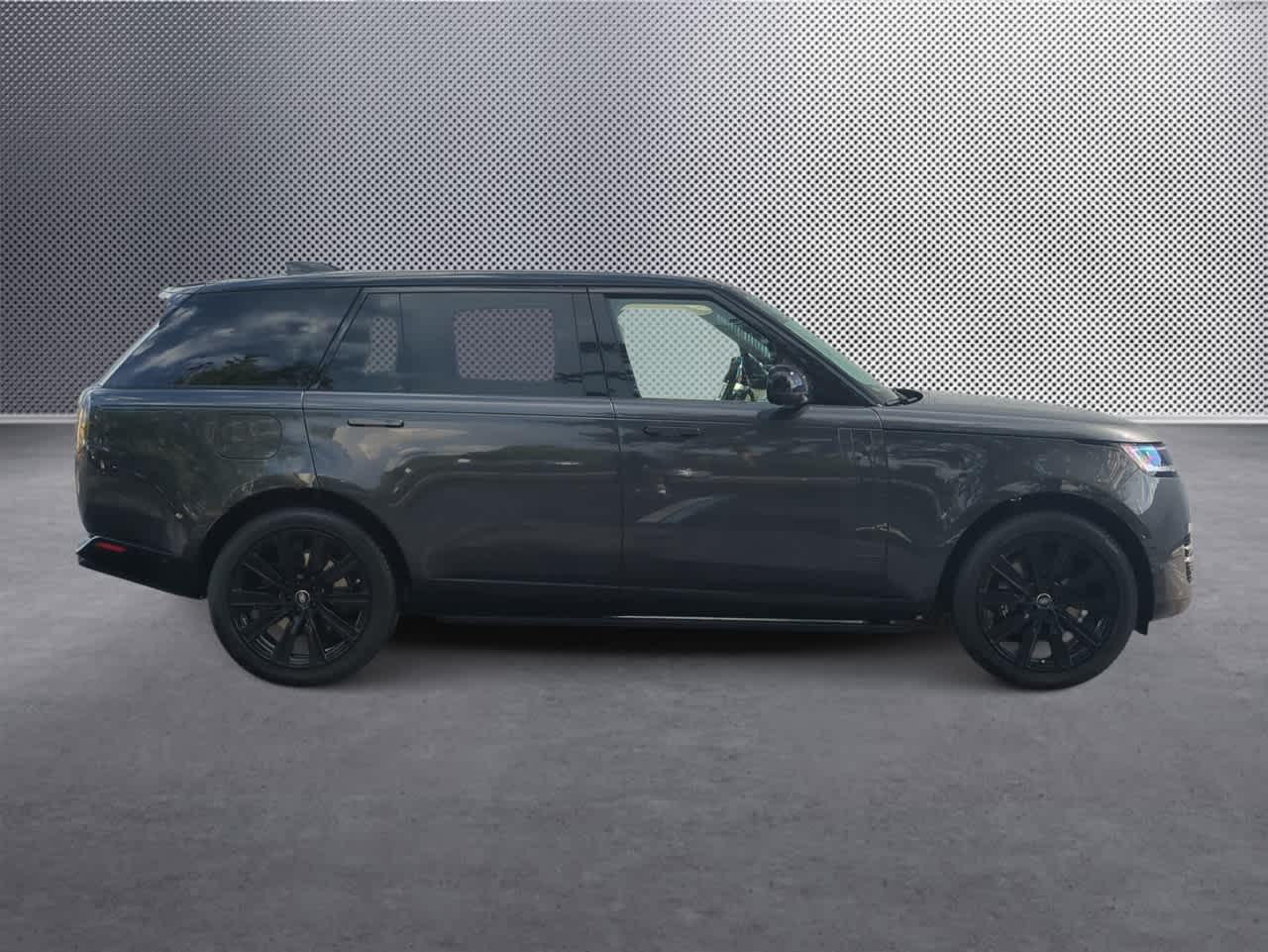Thumbnail: 2025 Land Rover Range Rover - 9