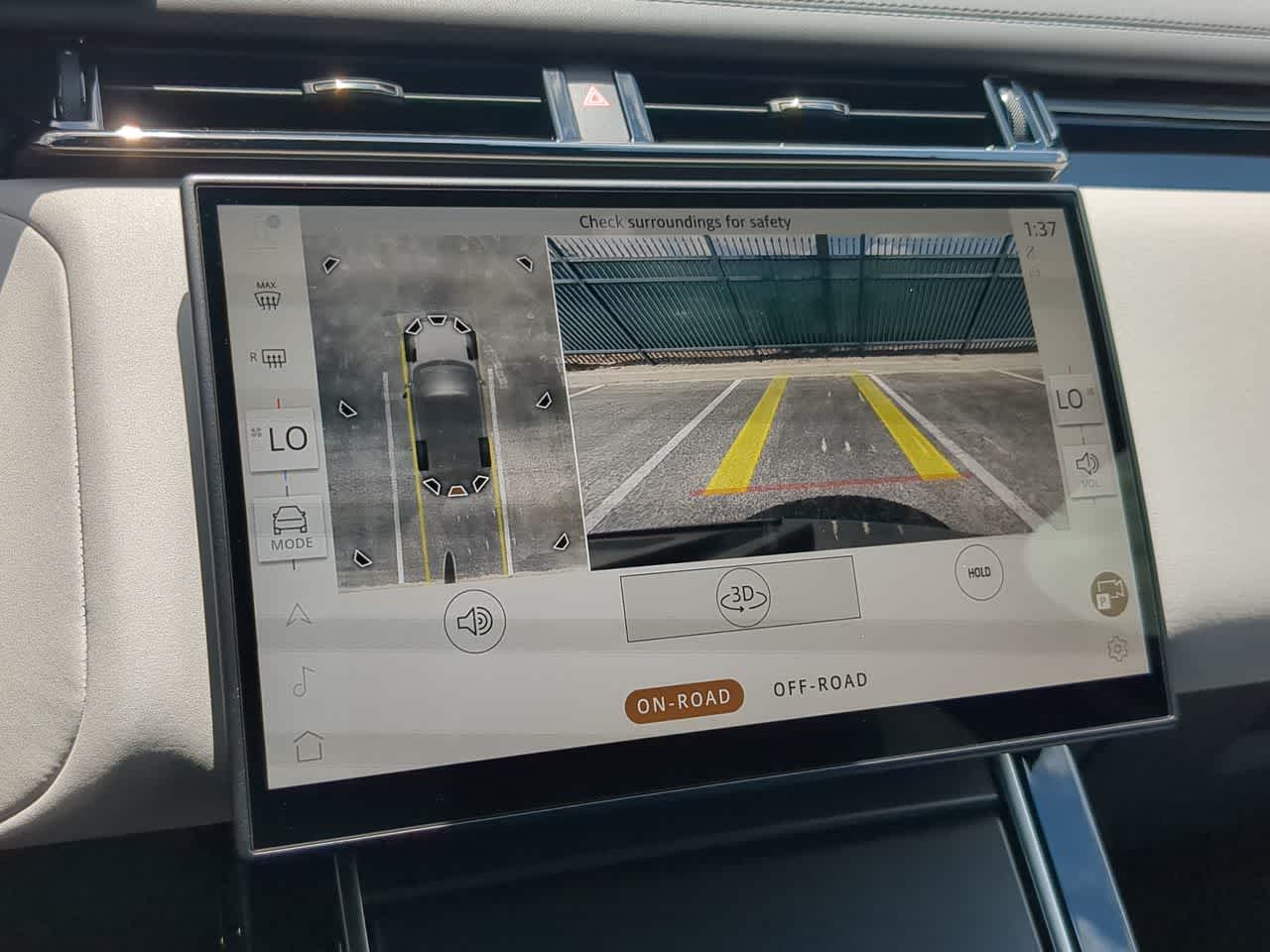Thumbnail: 2026 Land Rover Range Rover Velar - 32