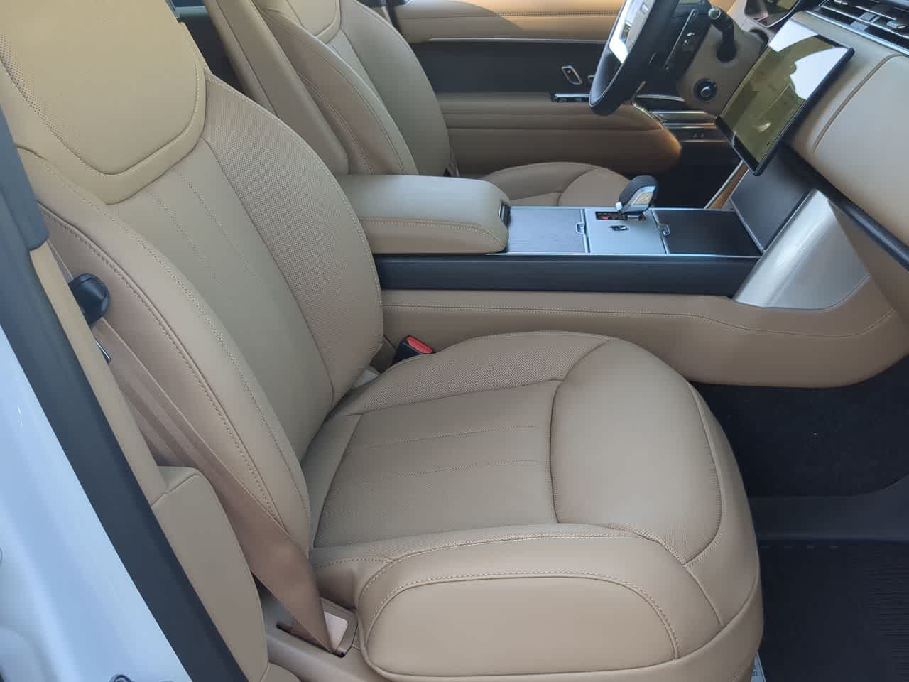 Thumbnail: 2025 Land Rover Range Rover - 23