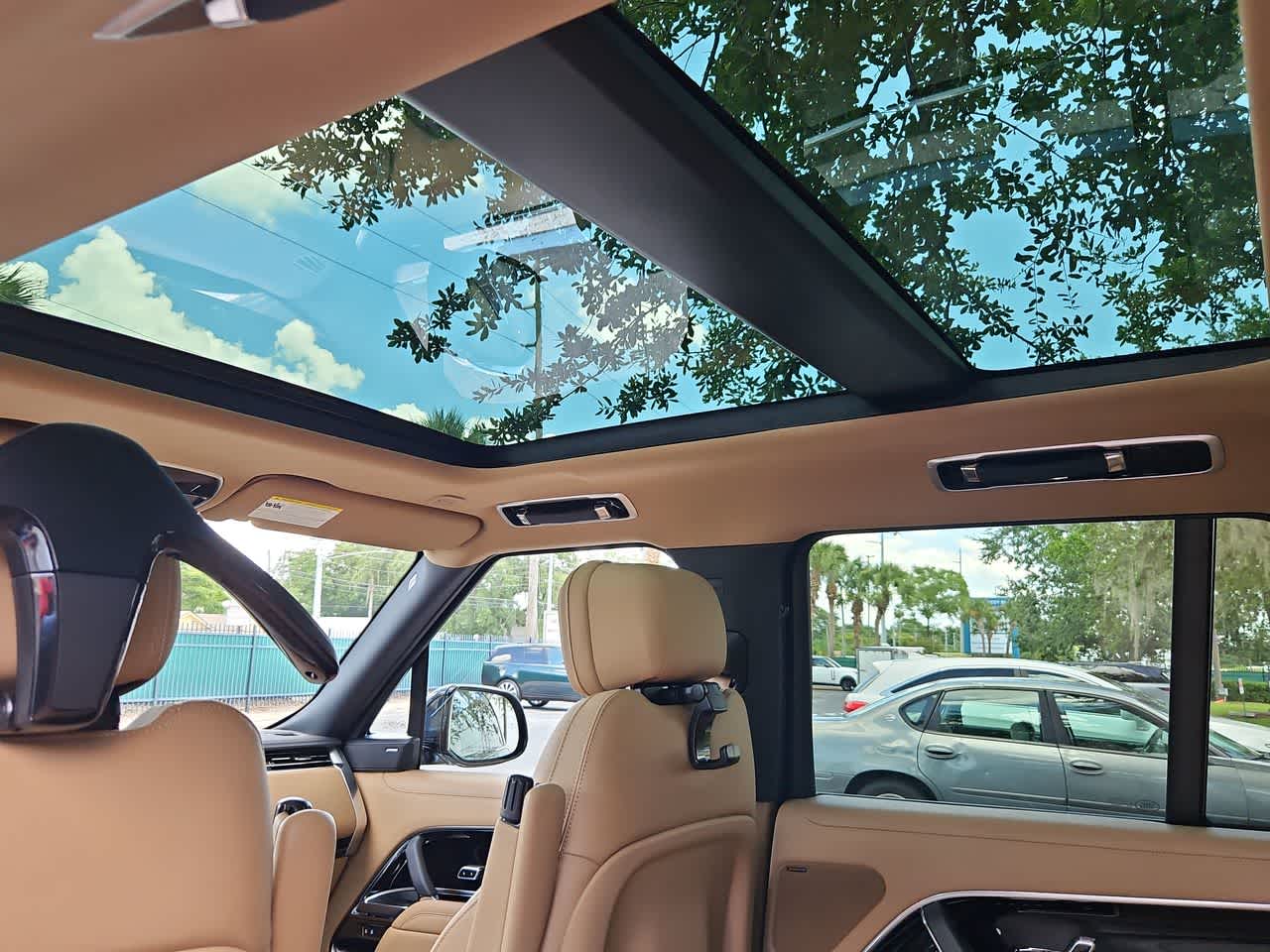 Thumbnail: 2025 Land Rover Range Rover - 23