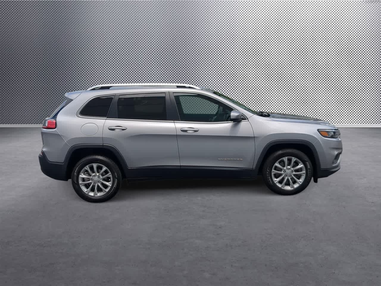 Thumbnail: 2019 Jeep Cherokee - 9