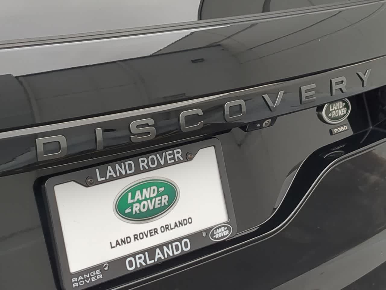 Thumbnail: 2023 Land Rover Discovery - 12
