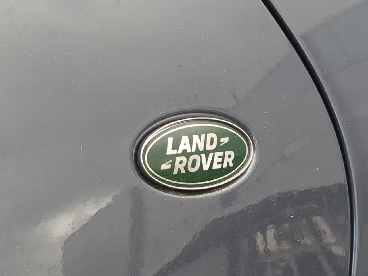 Thumbnail: 2025 Land Rover Discovery - 12
