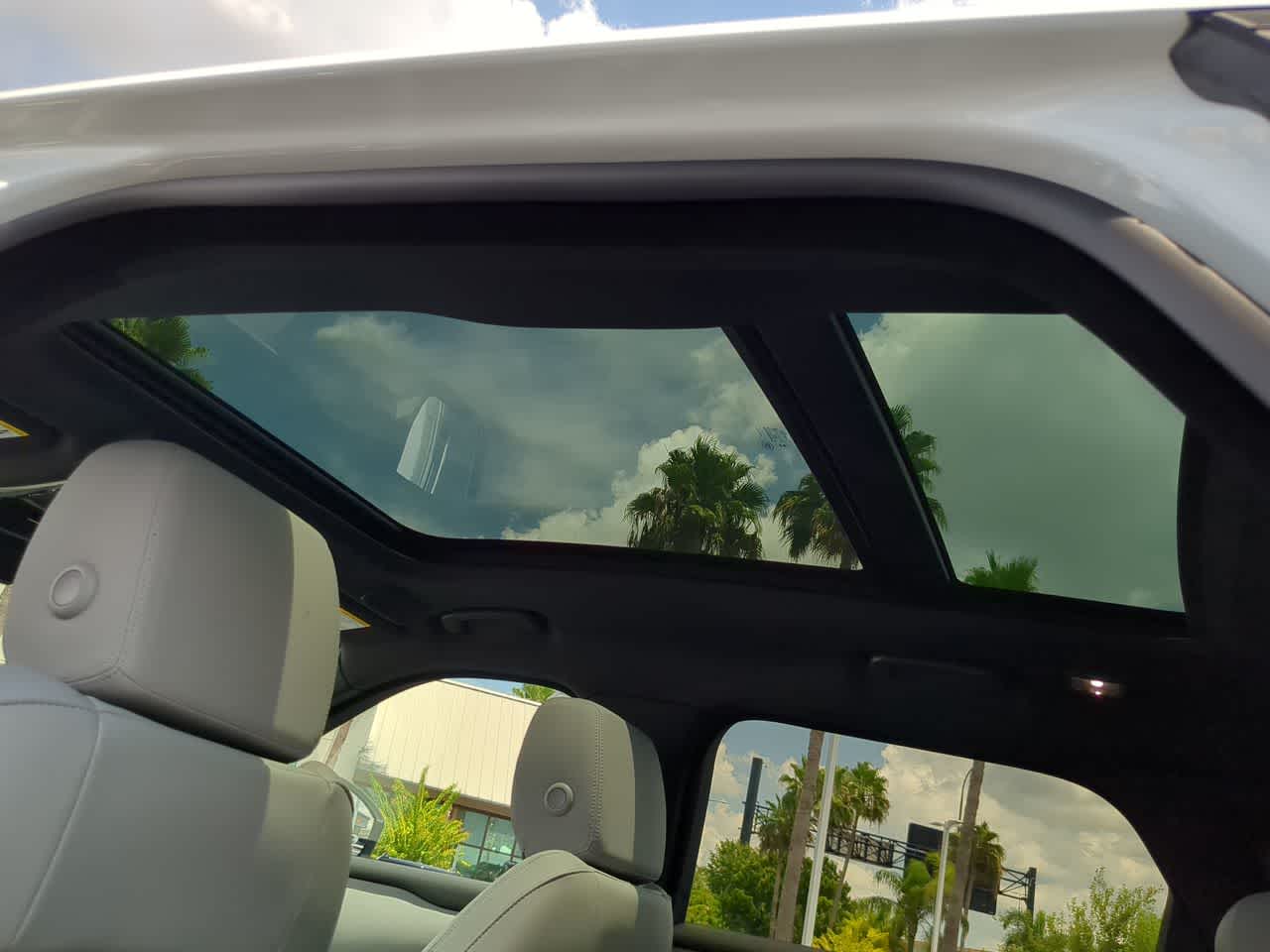 Thumbnail: 2026 Land Rover Range Rover Velar - 22
