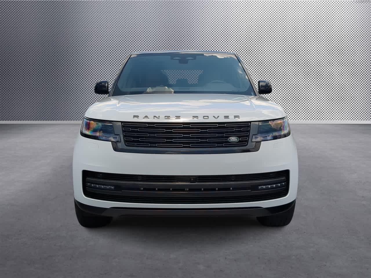 2025 Land Rover Range Rover SE photo 3